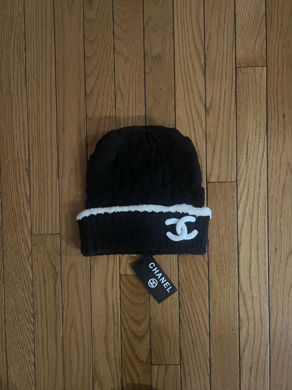 Chanel Black and white knitted Beanie - Picture 5 of 5